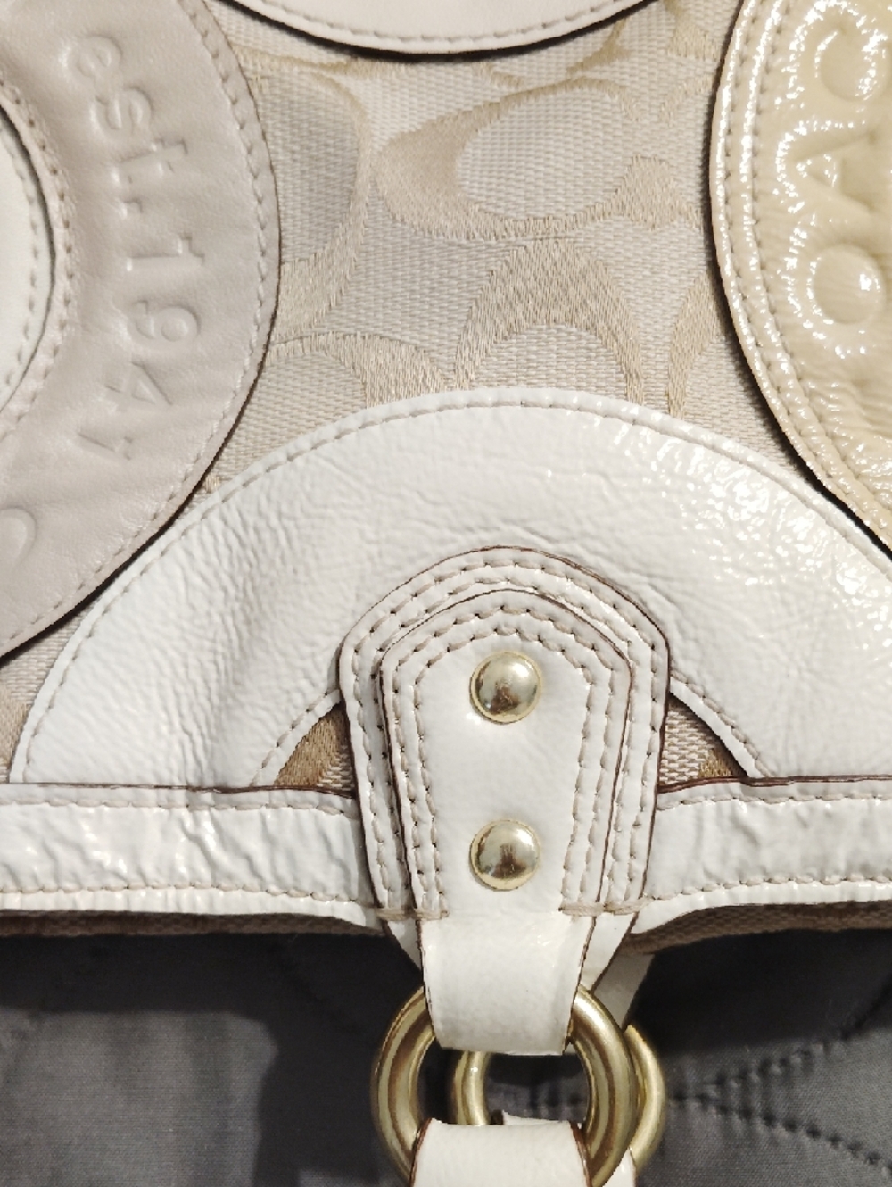 Coach Beige and White Signature Circle Appliqué Tote!! - Picture 7 of 17